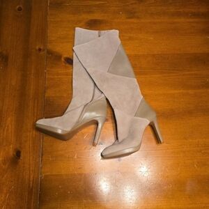 ANTONIO MELANI Tan Heeled Boots Sleek Design